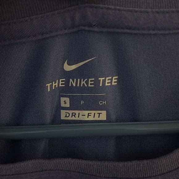 nike purple tank top - Picture 3 of 4